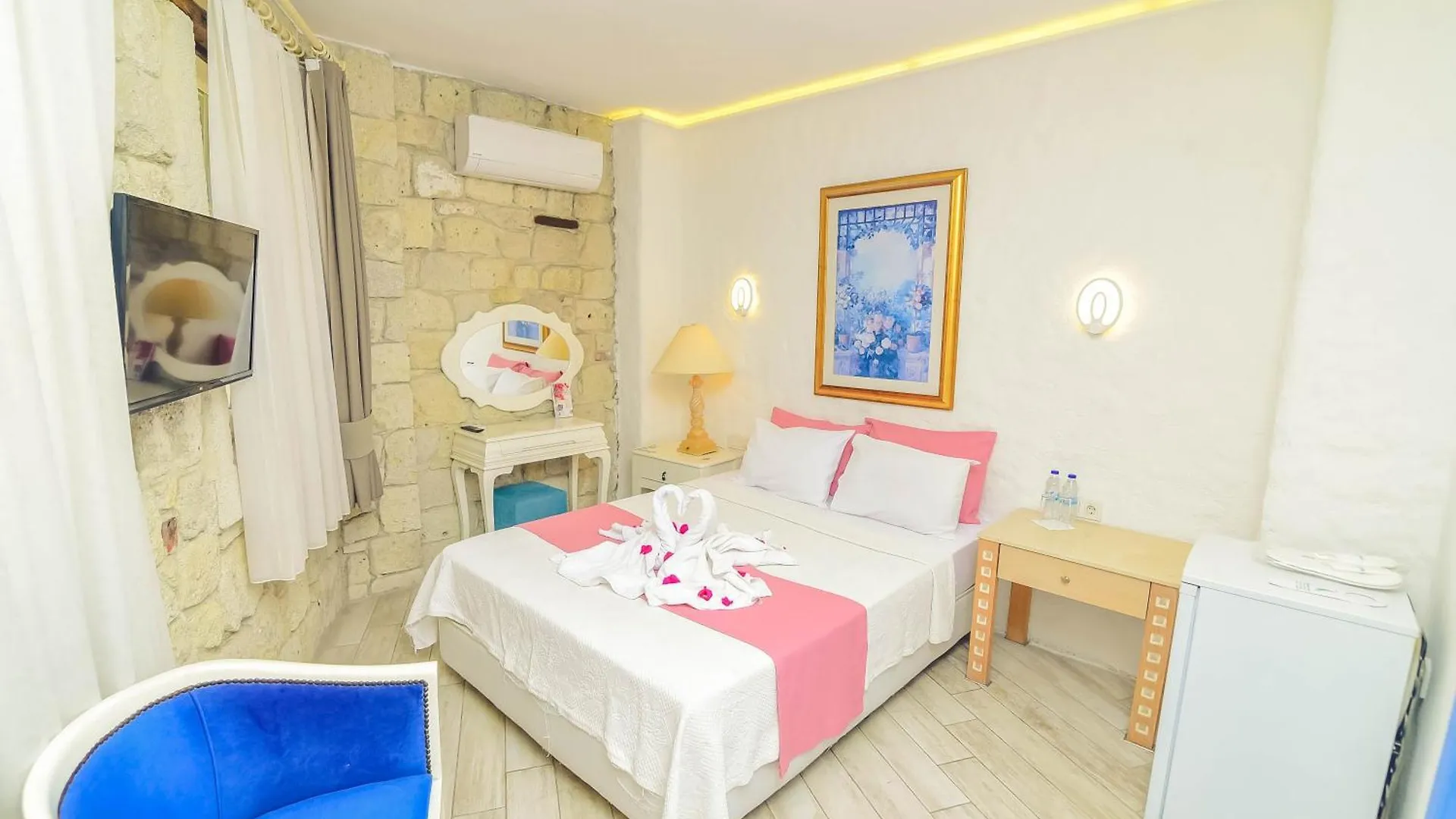 Alacati Asmali Konak Hotel