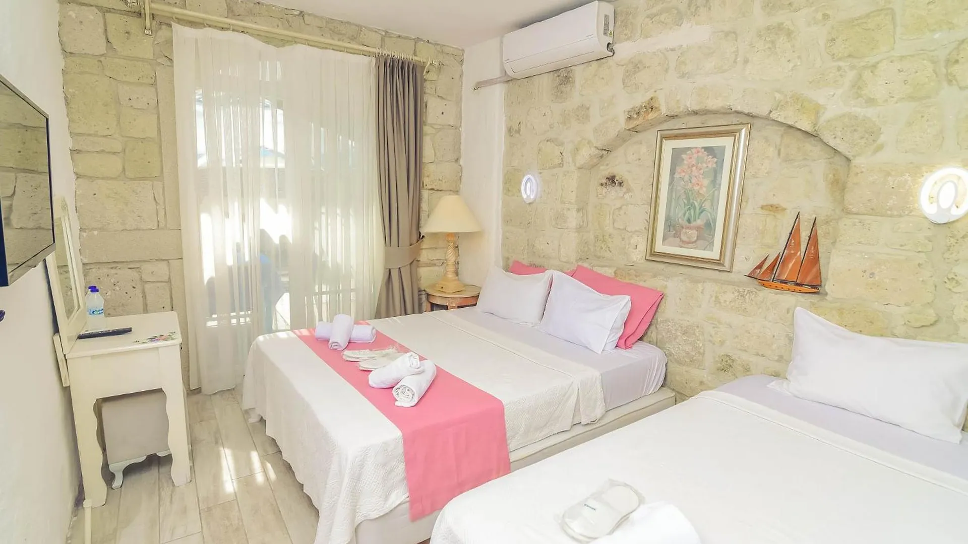 Alacati Asmali Konak Hotel