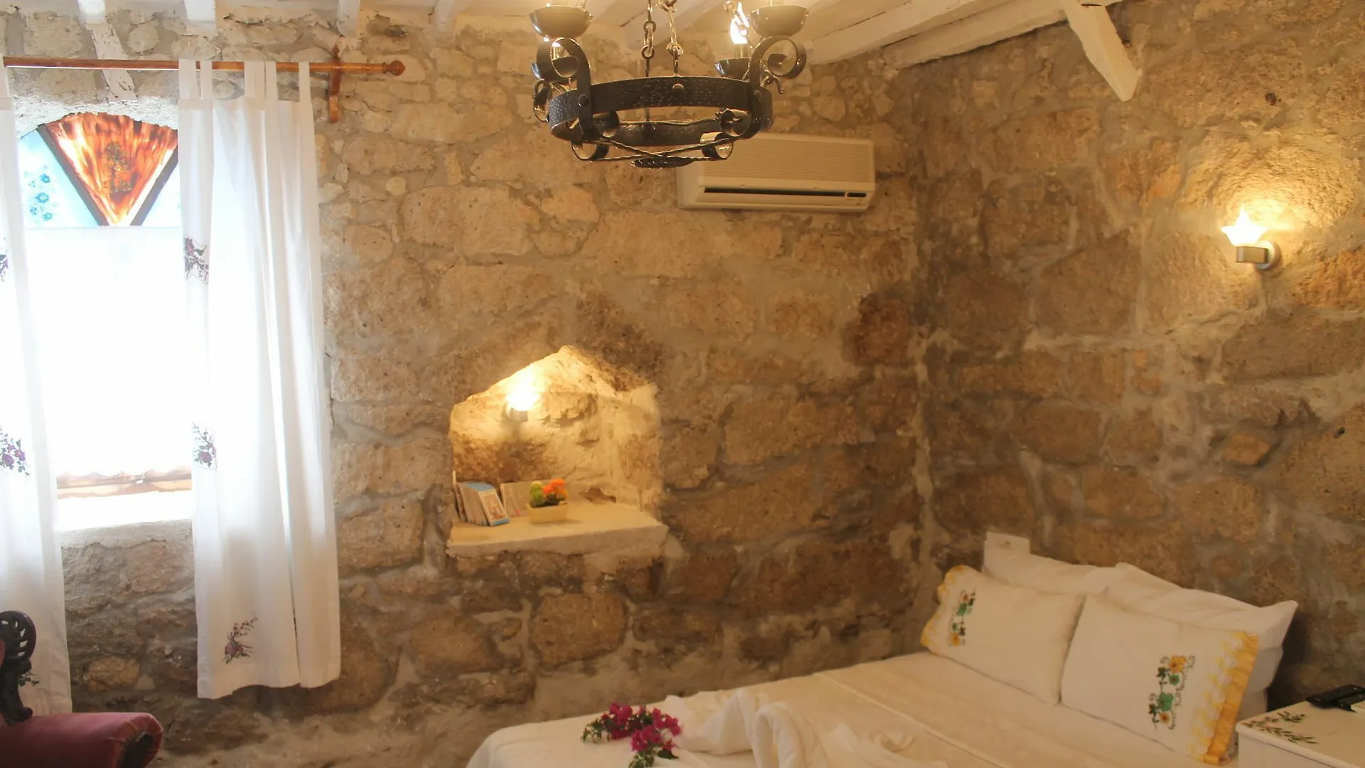 Alacati Asmali Konak Hotel